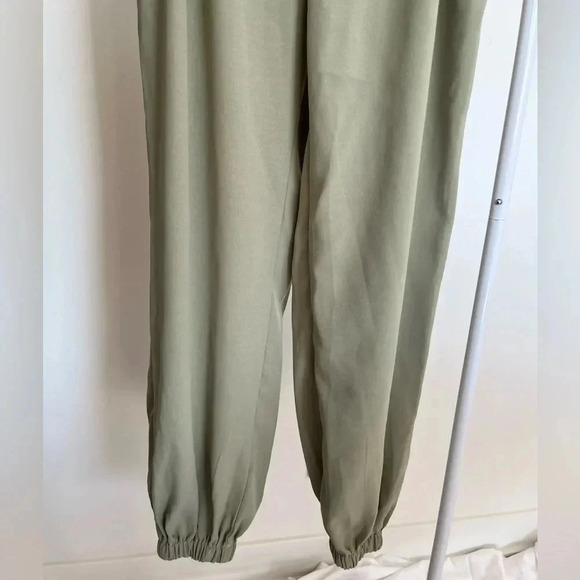5/20$ Simplee  paper bag sauge pants - Picture 3 of 6